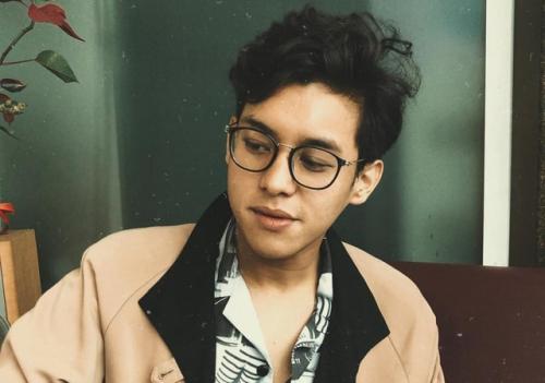 Alunan Gitar Bergenre Ballad dalam Teman Perjalanan Milik Ardhito Pramono